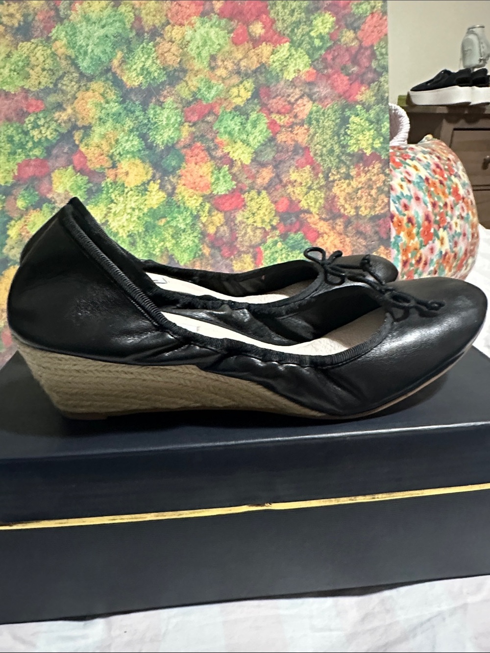 Louise et Cie Black Leather Aymee Ballet Wedge with Bow 7.5 never worn NWB